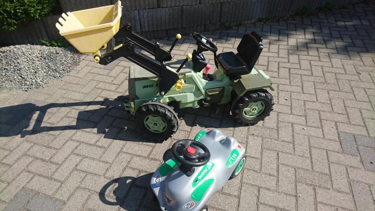 Ferienwohnung mit Garten und Spielplatz Klingenthal Exterior foto