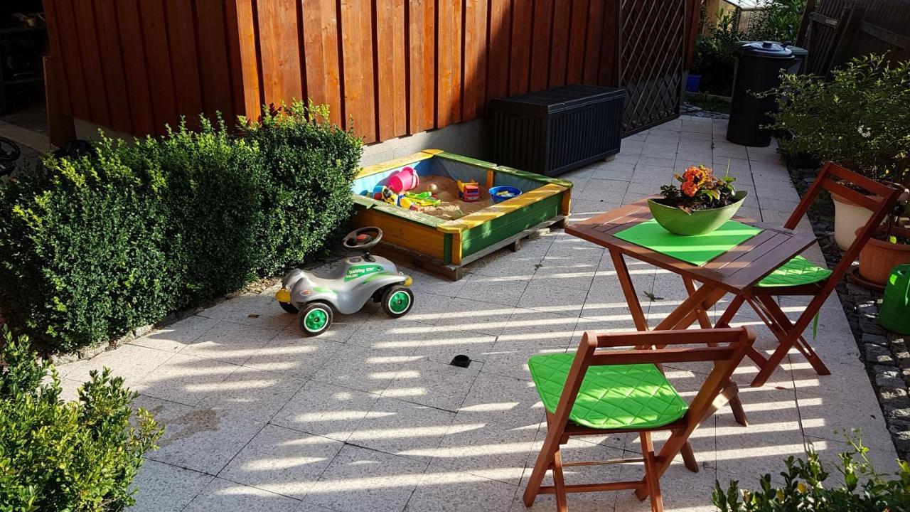 Ferienwohnung mit Garten und Spielplatz Klingenthal Exterior foto